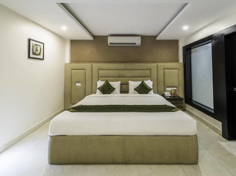 Treebo Elan Hotel Csennai Kültér fotó