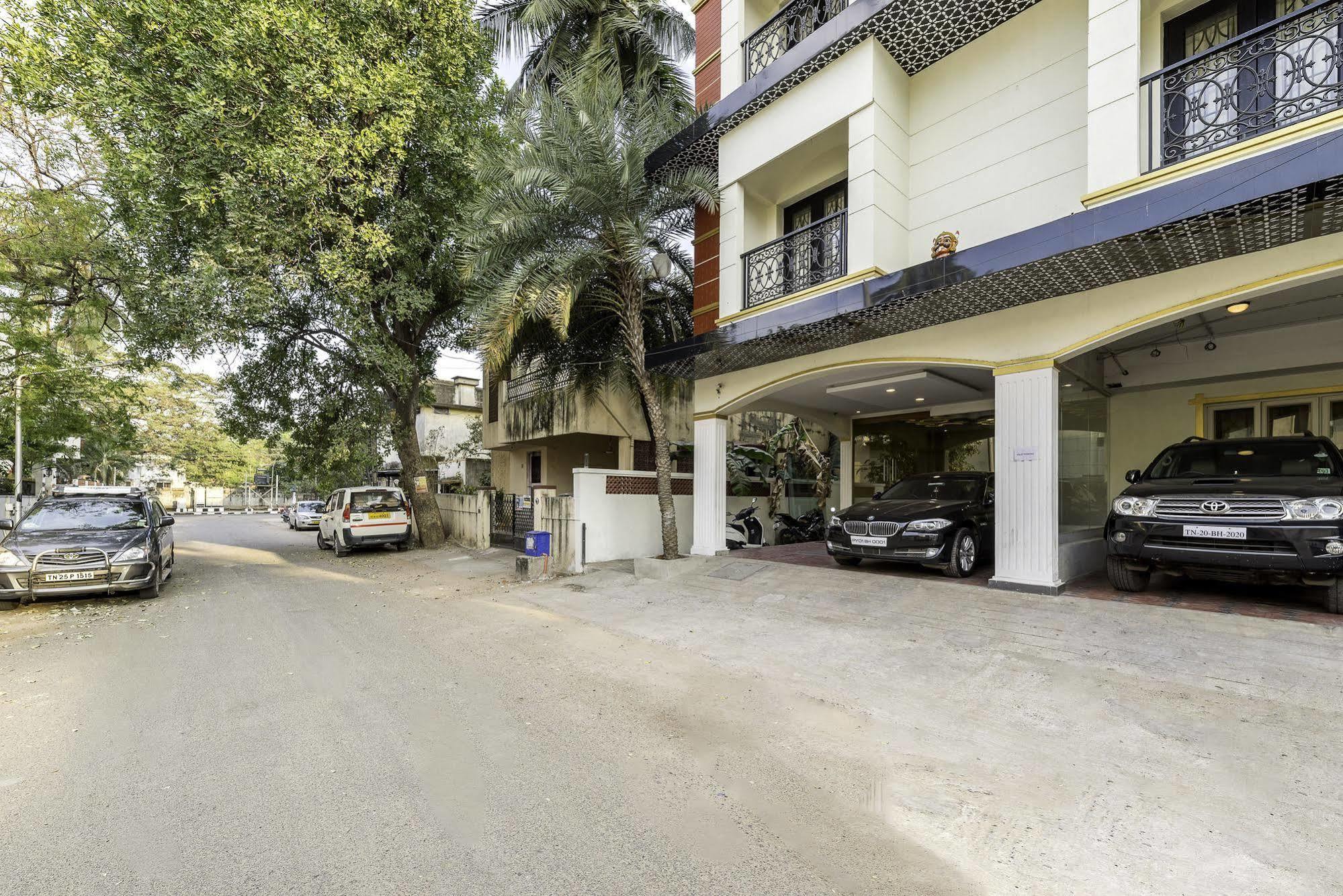 Treebo Elan Hotel Csennai Kültér fotó