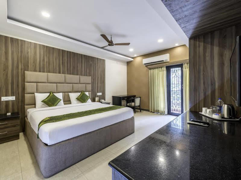 Treebo Elan Hotel Csennai Kültér fotó